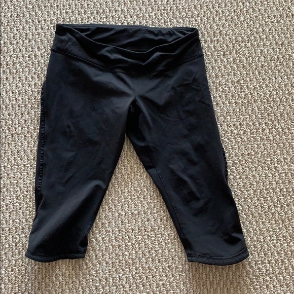 lululemon athletica Pants - Lululemon crops size 10